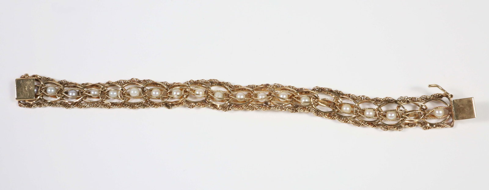 Vintage 14K Yellow Gold and Pearl Bracelet Featuring a Twisted Rope Design with Pearls (1 of 3)