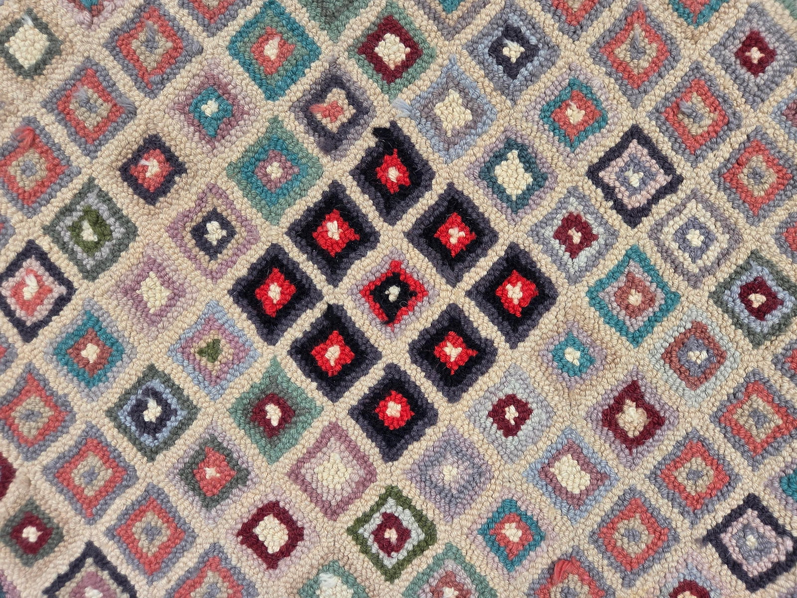 Vintage Cube Pattern Hooked Rug - 2