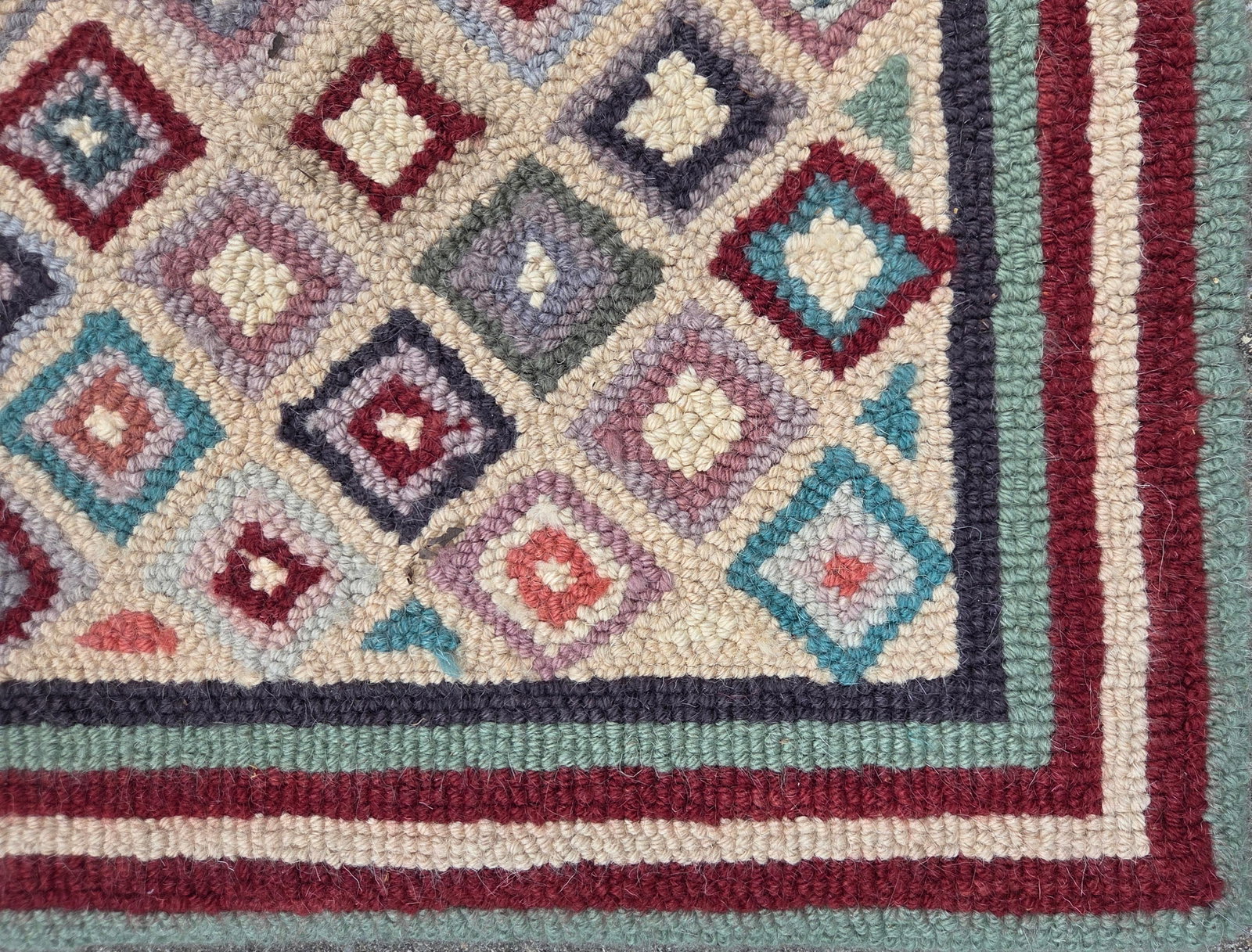 Vintage Cube Pattern Hooked Rug - 3