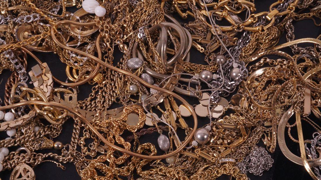 Large Lot of Gold & Silver Chain Necklaces & Bracelets (1 of 4)
