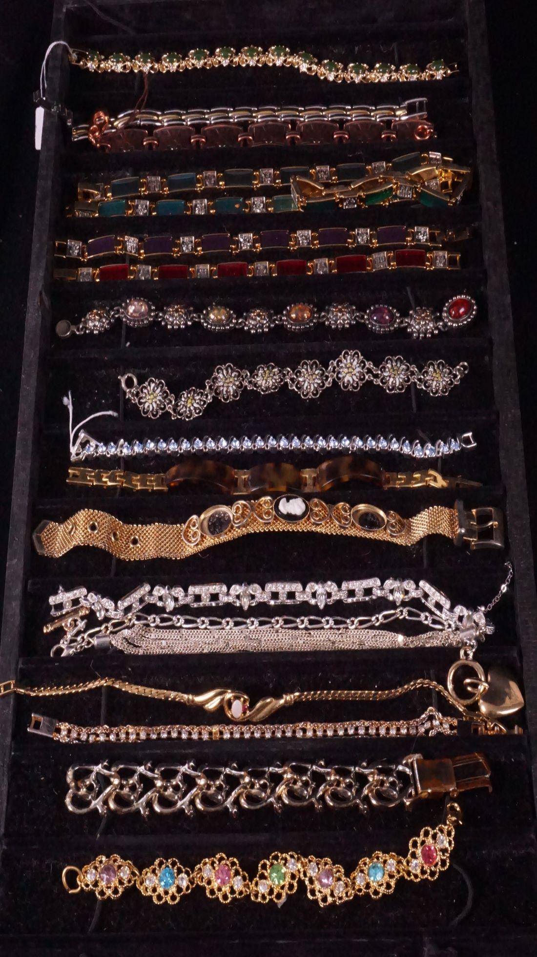 Lot of misc. Costume Jewelry bracelets: Lot of misc. Costume Jewelry bracelets. DISPLAY NOT INCLUDED.