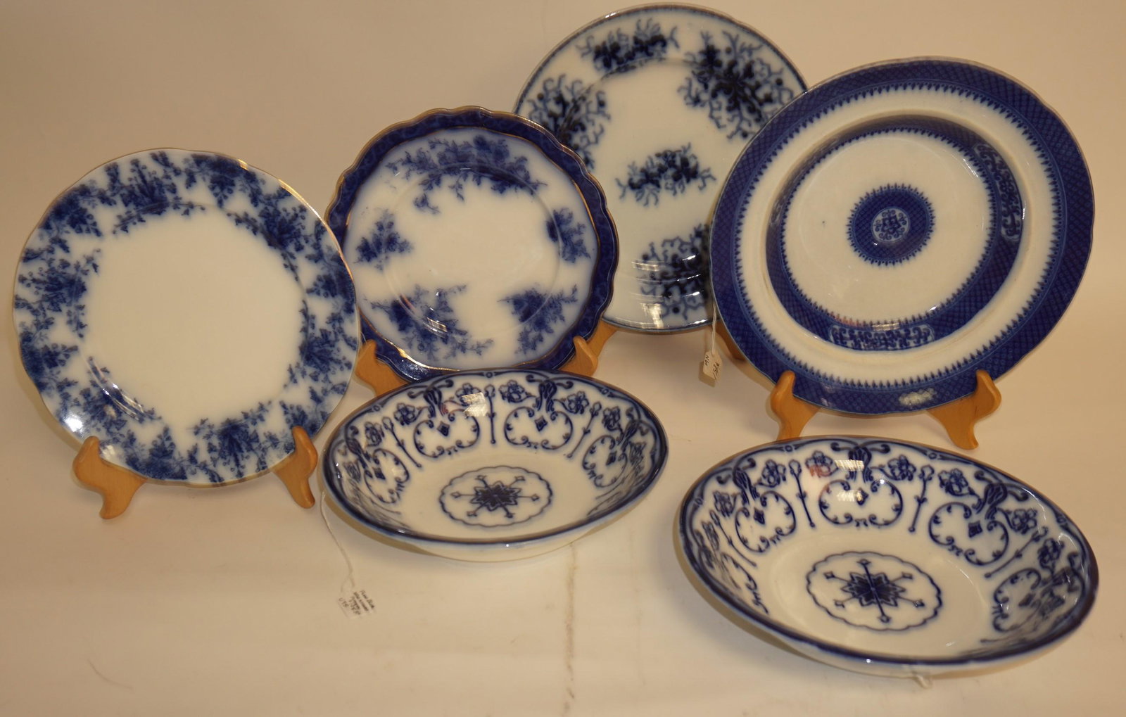 Victorian Flow Blue Plates and Bowls 6 pieces (1 of 4)