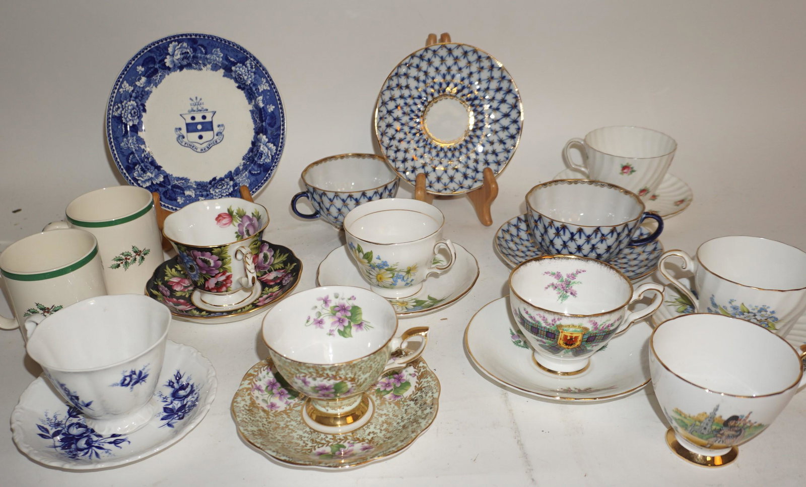 Lot of Cups & Saucers including Spode, USSR, Royal Albert: Lot of Cups & Saucers including Spode, USSR, Royal Albert