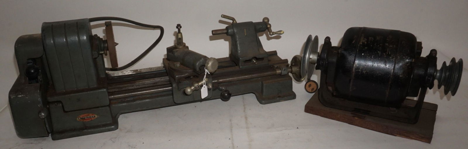 Craftsman Small sized Hobby Metal 4" Lathe, comes with motor (1 of 8)