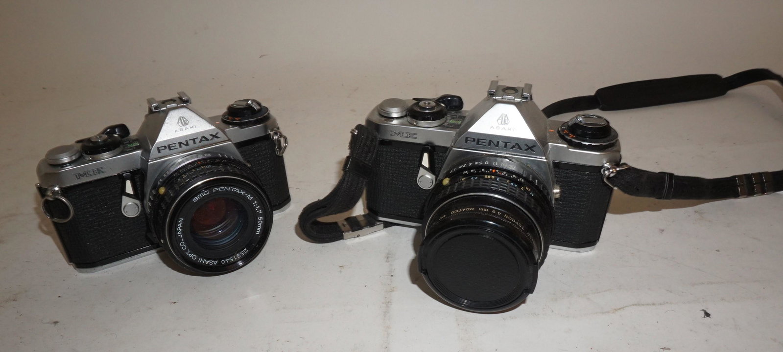 Two Vintage Pentex 35mm Cameras: Two Vintage Pentex 35mm Cameras