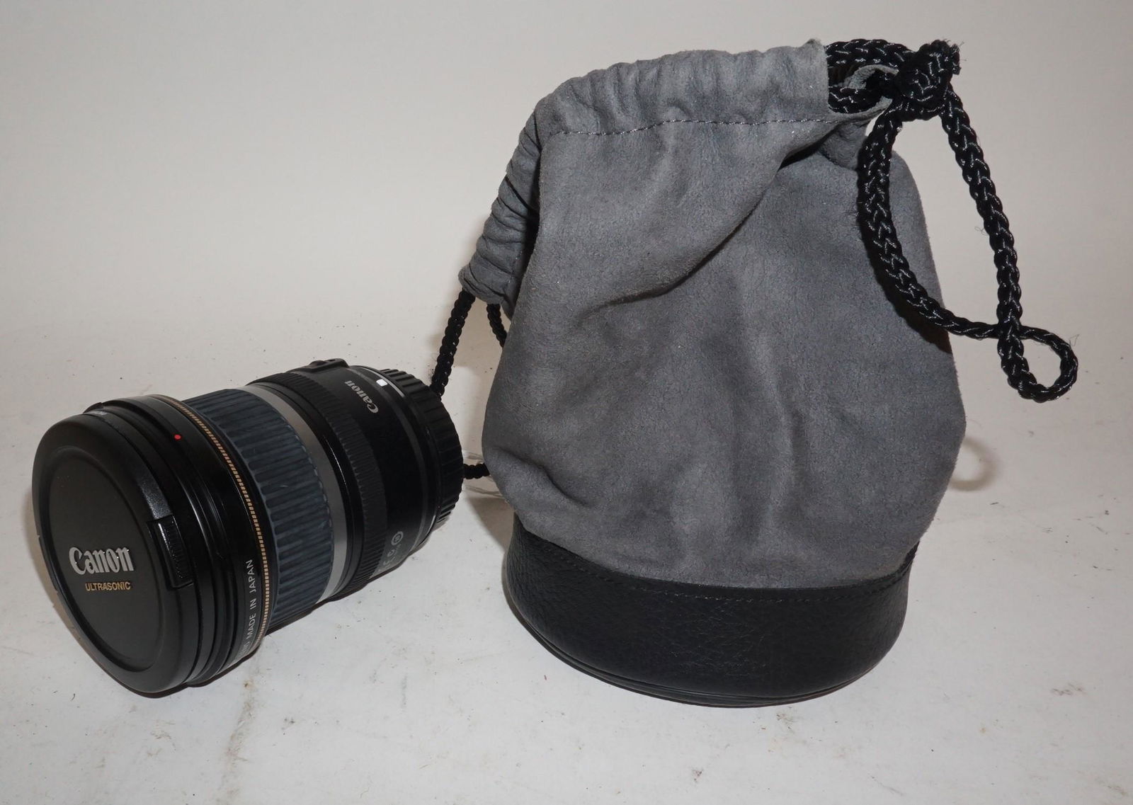 Canon camera Lens EFS 10-22mm Ultra Sonic Lens (1 of 2)