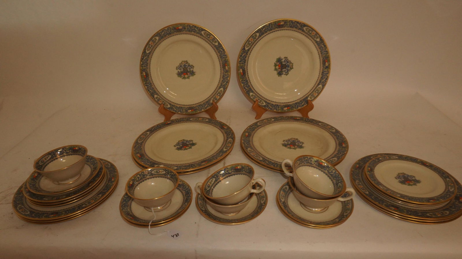 Lenox Dinnerware Set 30 Pieces Autumn Pattern (1 of 3)
