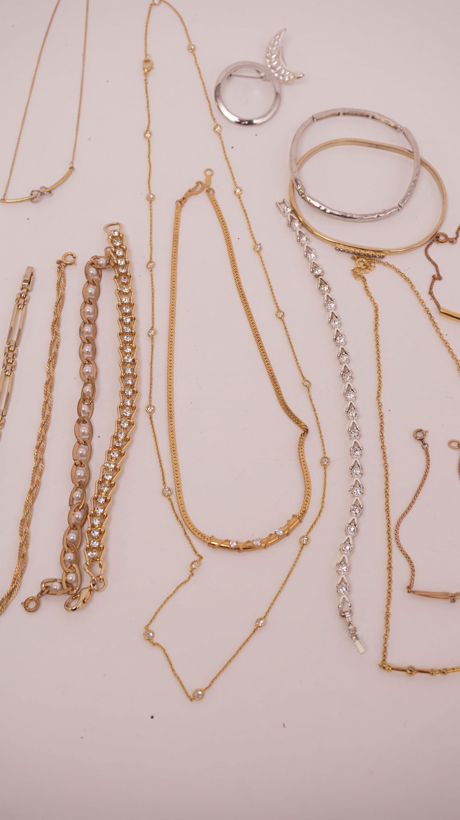 Dainty Modern Vintage Jewelry Lot Miscelaneous Costume Jewlery (1 of 3)