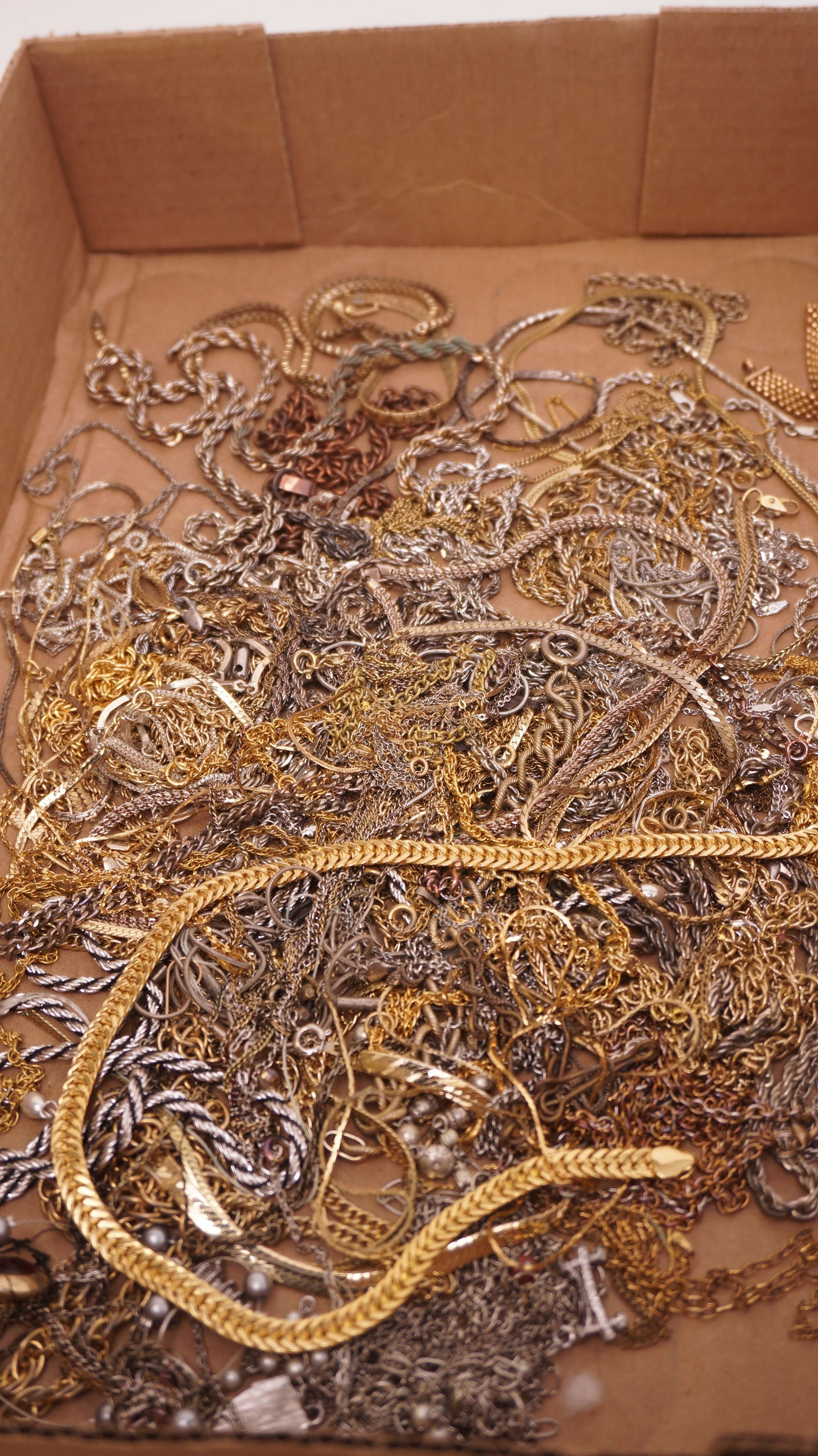 Large Lot Miscelaneous Gold & Silver TONE Chains Necklaces & Baraclets Various Shapes, styles & (1 of 3)
