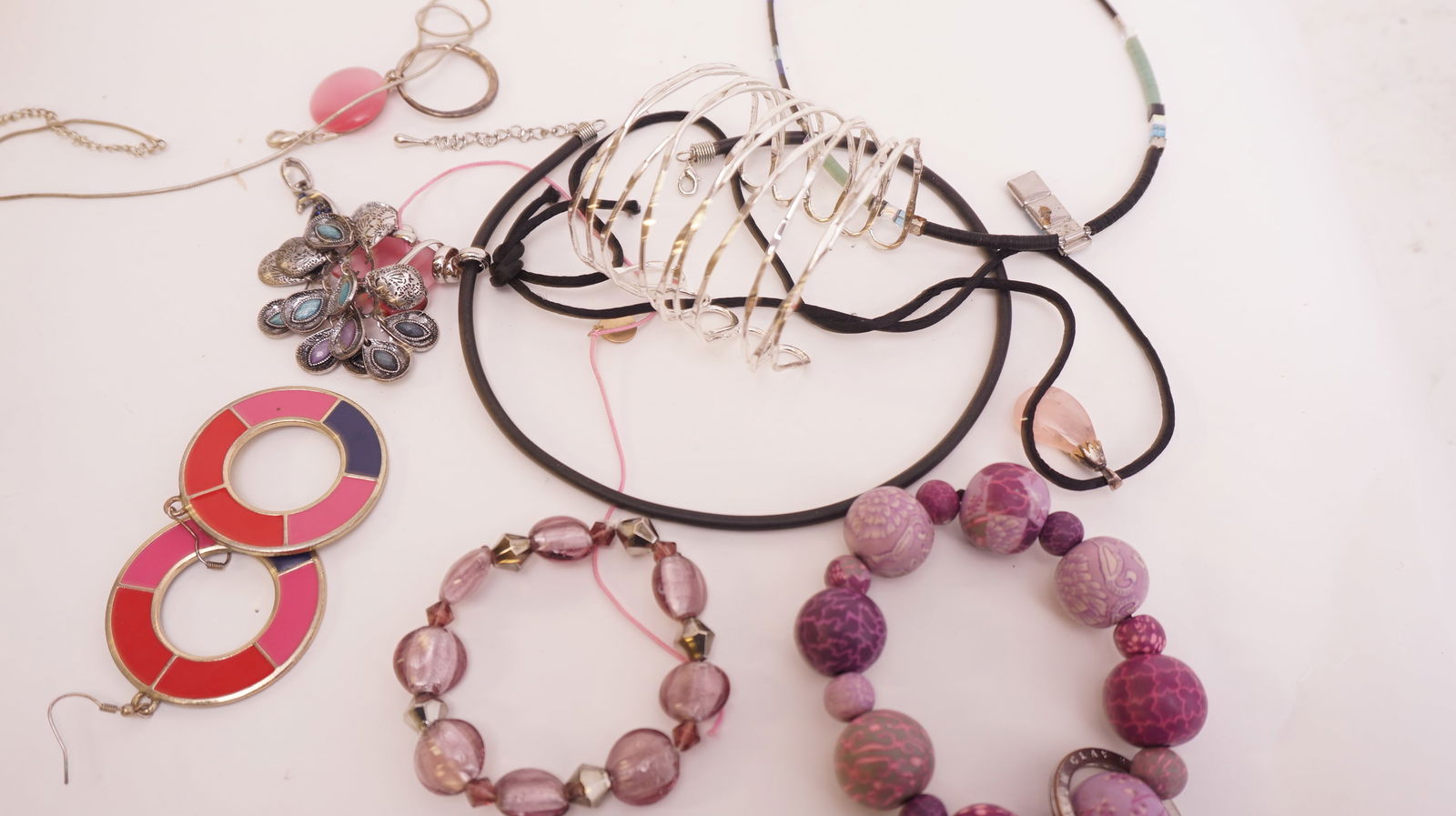 Nice Vintage Jewelry Lot Miscelaneous Costume Jewlery (1 of 3)