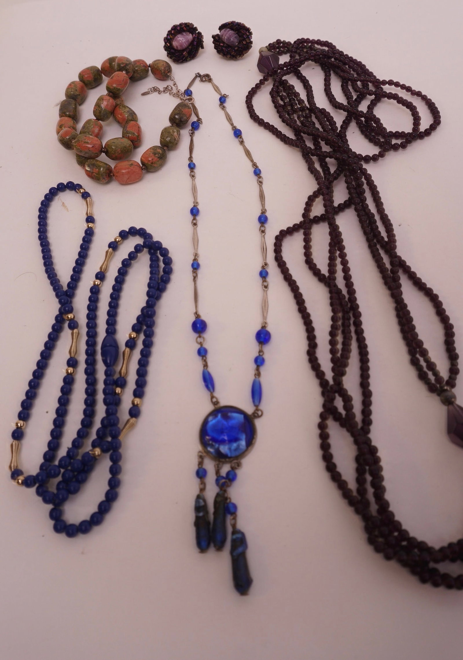 Costume Jewelry Assortment of Beaded Jewelry: This collection is a nice mixture of original Vintage Costume Jewelry pieces from the past and Vintage style pices. This collection includes: Bracelets, Earrings, Necklaces, Pendants, Brooches /Pins &