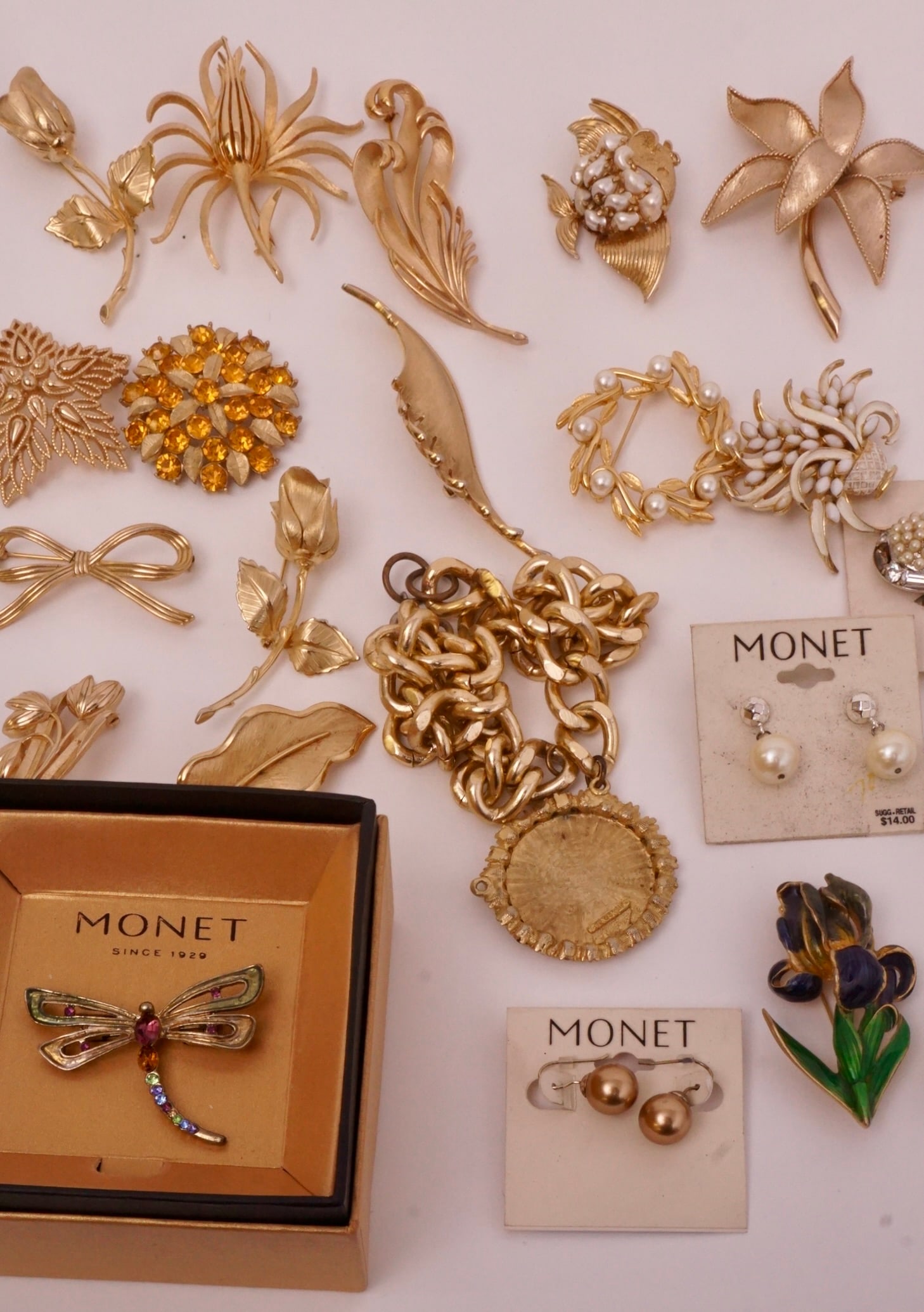 Designer Vintage Costume Jewlry Trifari, Monet, Coro etc: Designer Vintage Costume Jewlry Trifari, Monet, Coro etc