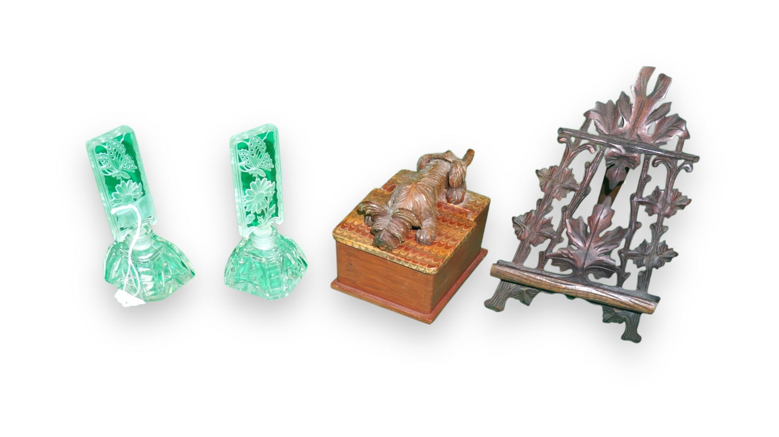 Assorted lot of Decorative Accessories Dog Box (1 of 3)