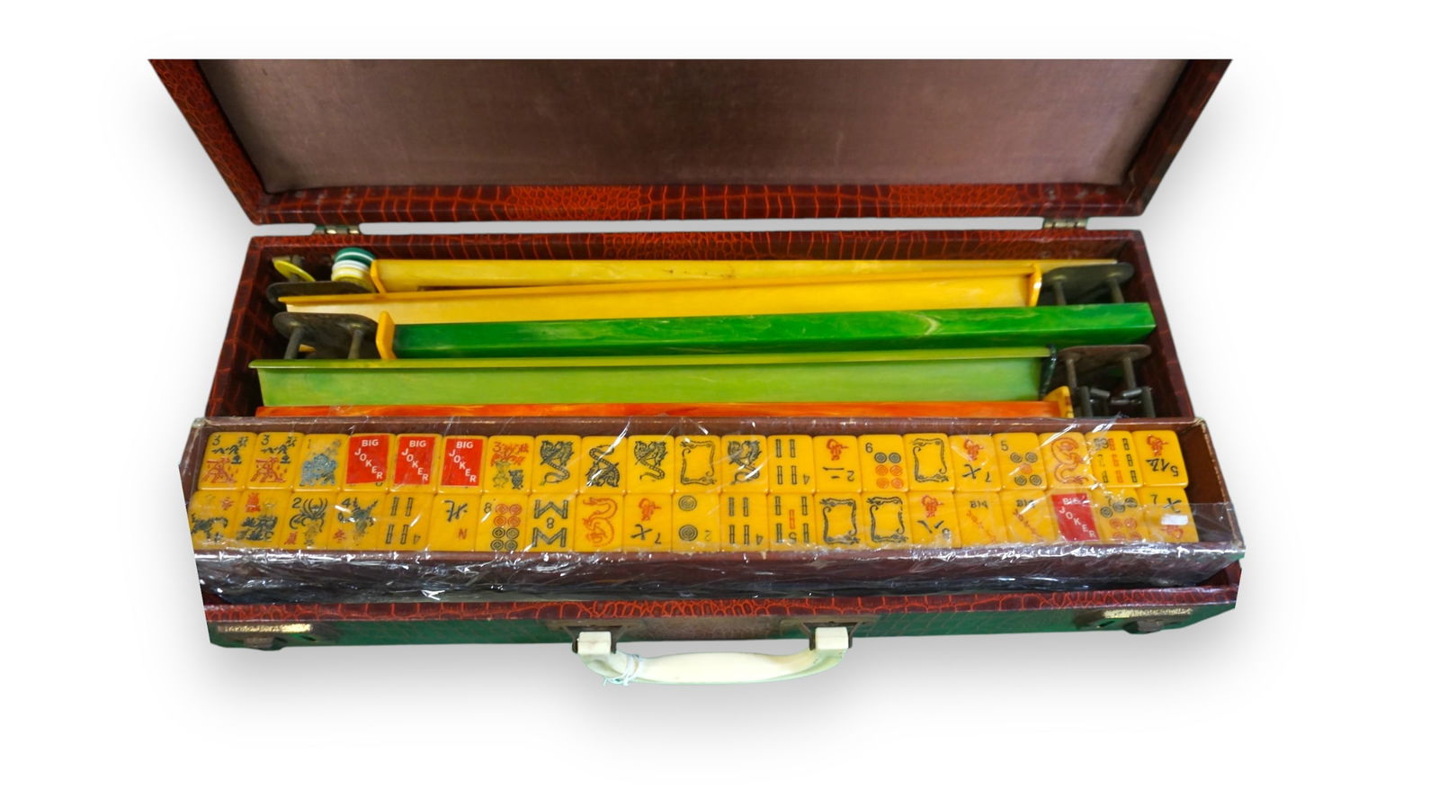 Mahjong Set Genuine Bakelite Hand Painted Complete Set (1 of 3)