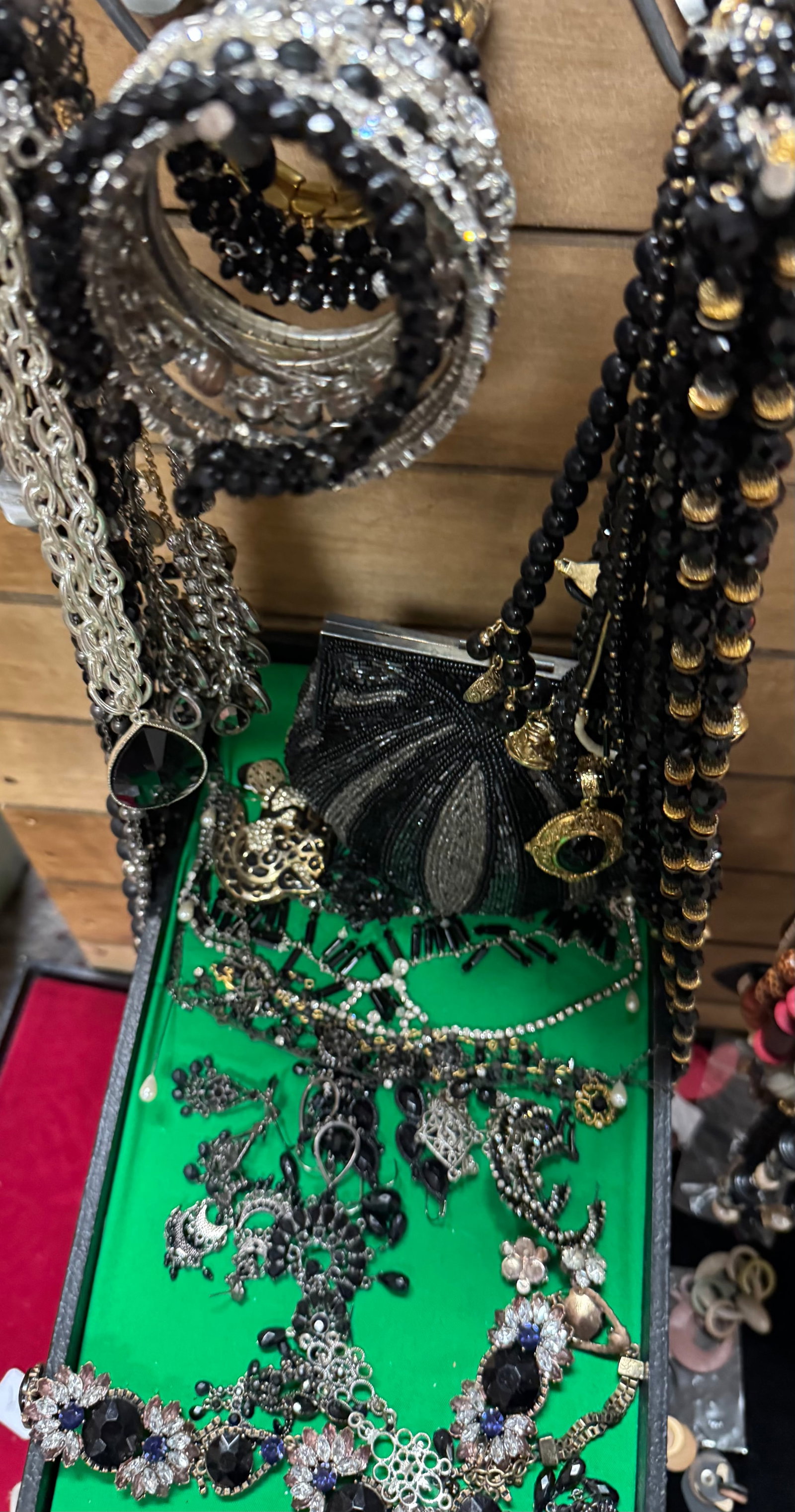 Crystal Balck with gold & silver nice costume jewelry: Crystal Balck with gold & silver nice costume jewelry