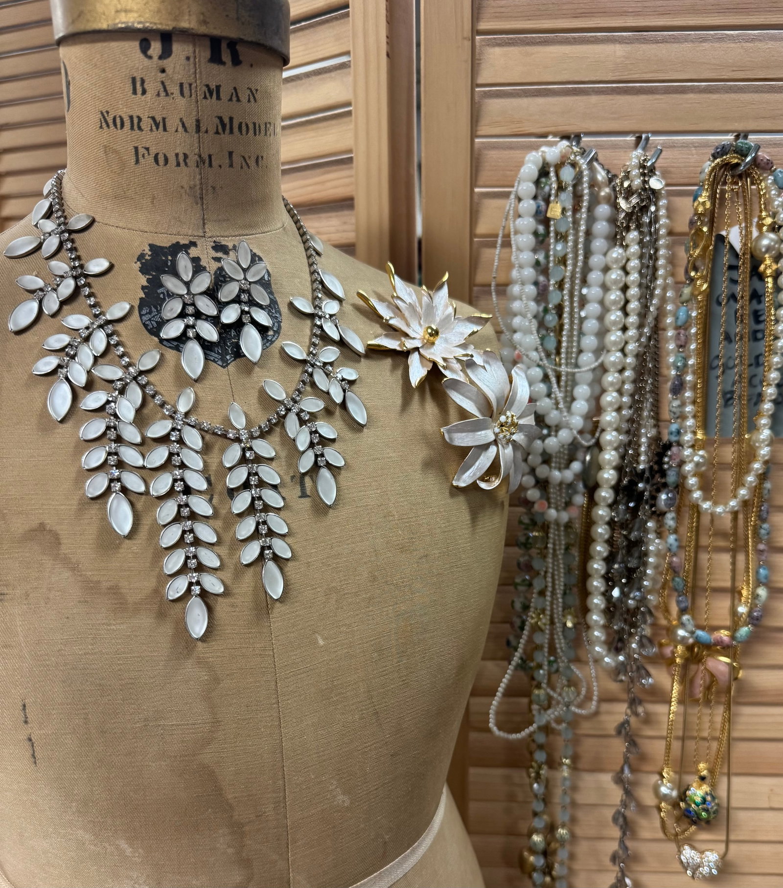 Costume Jewlelry Assortment: Costume Jewlelry Assortment includes, faux pearls, mixed metals, glass beads & Stones.