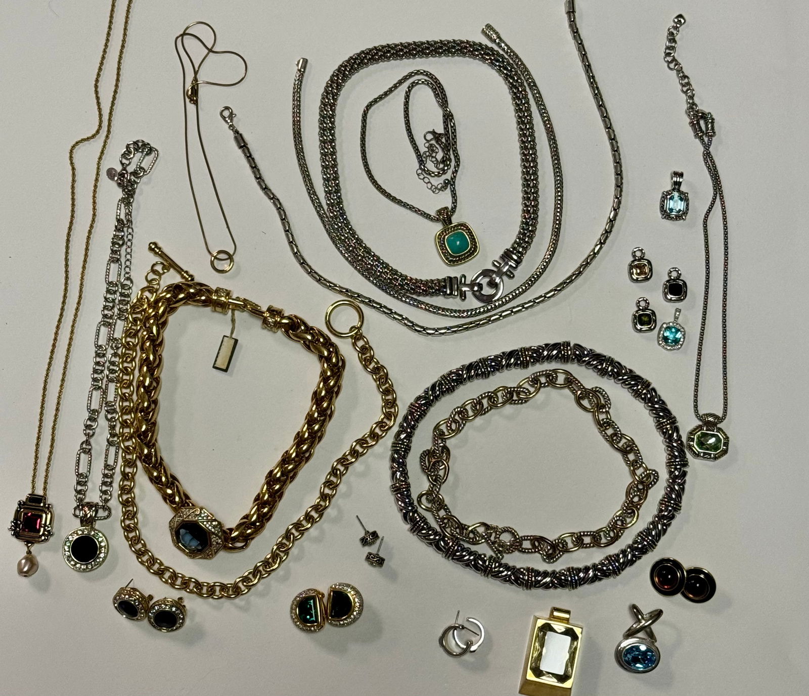 Faux Designer Jewelry Lot - Hardy & Yurman Style: Faux Designer Jewelry Collection in the style of John Hardy & David Yurman, fearturing distinctive cable-twist motifs, braided chains & links in bold contemporary silhouettes. This coordinated lot inc