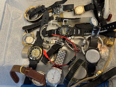 Mixed lots of Watches Assorted Makers & Styles