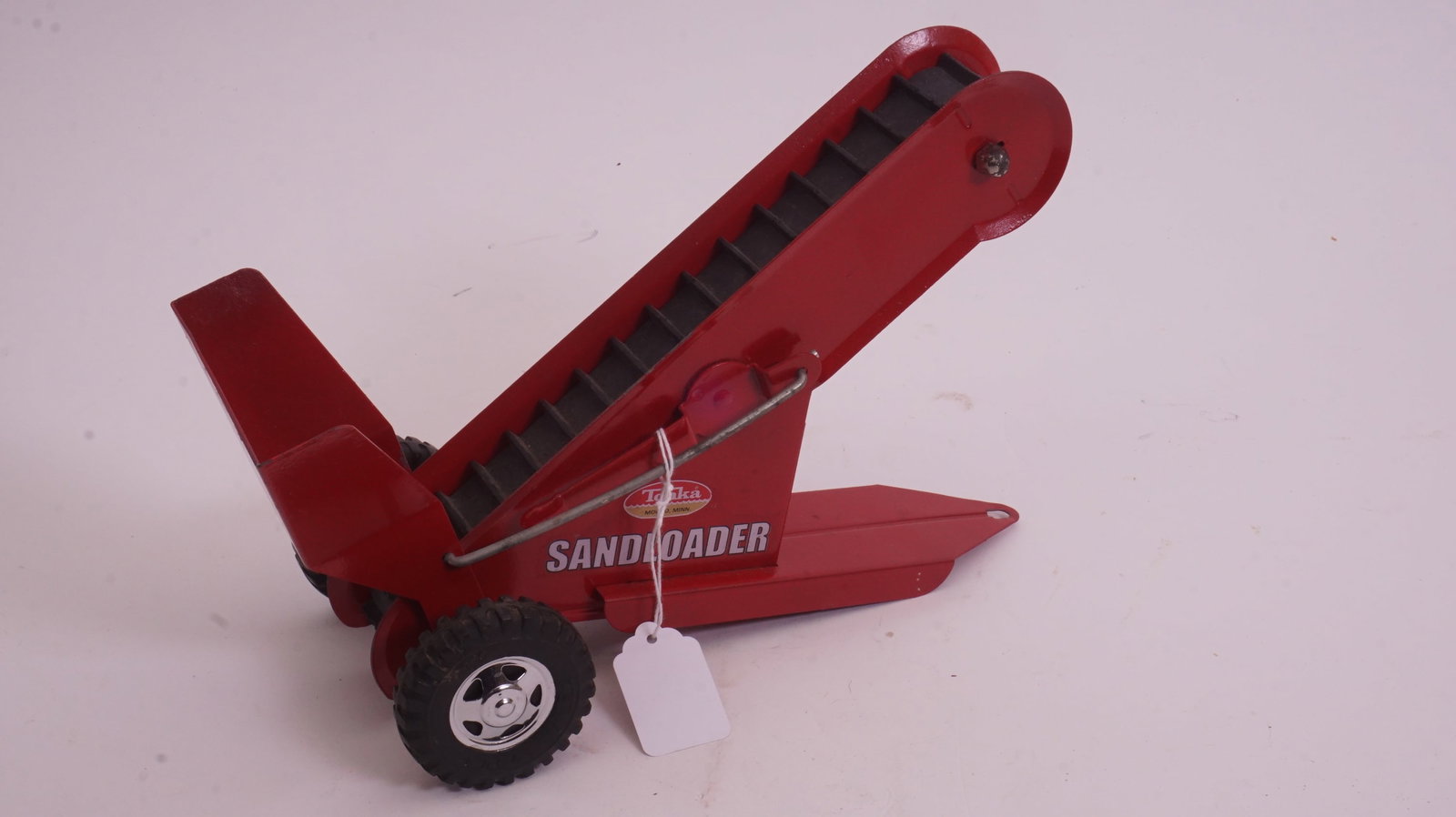 Tonka Sand Loader: Vintage Tonka sand loader with original paint and construction styling. Please review photos for condition.