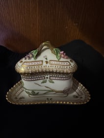 Royal Copenhagen Flora Danica