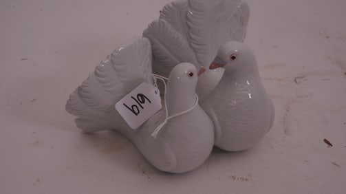 lladro Doves Figurine