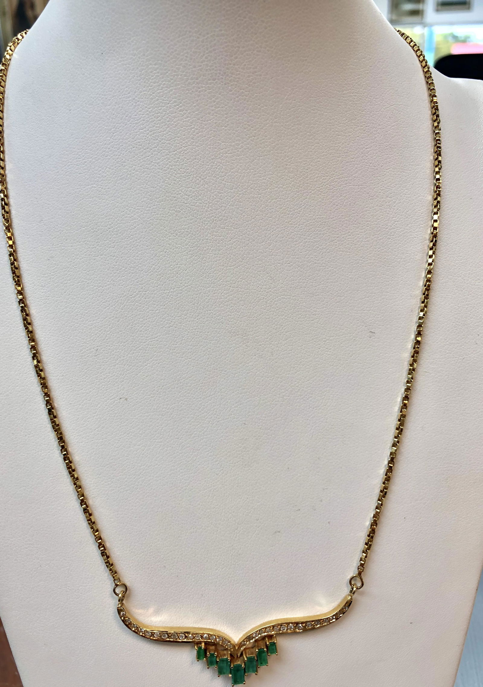 Vintage Emerald Necklace (1 of 3)