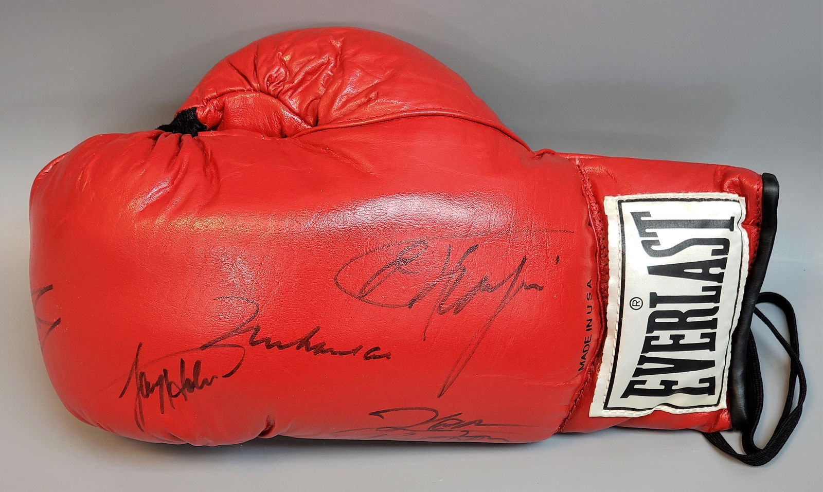 MUHAMMED ALI AUTOGRAPHED BOXING GLOVE (1 of 6)
