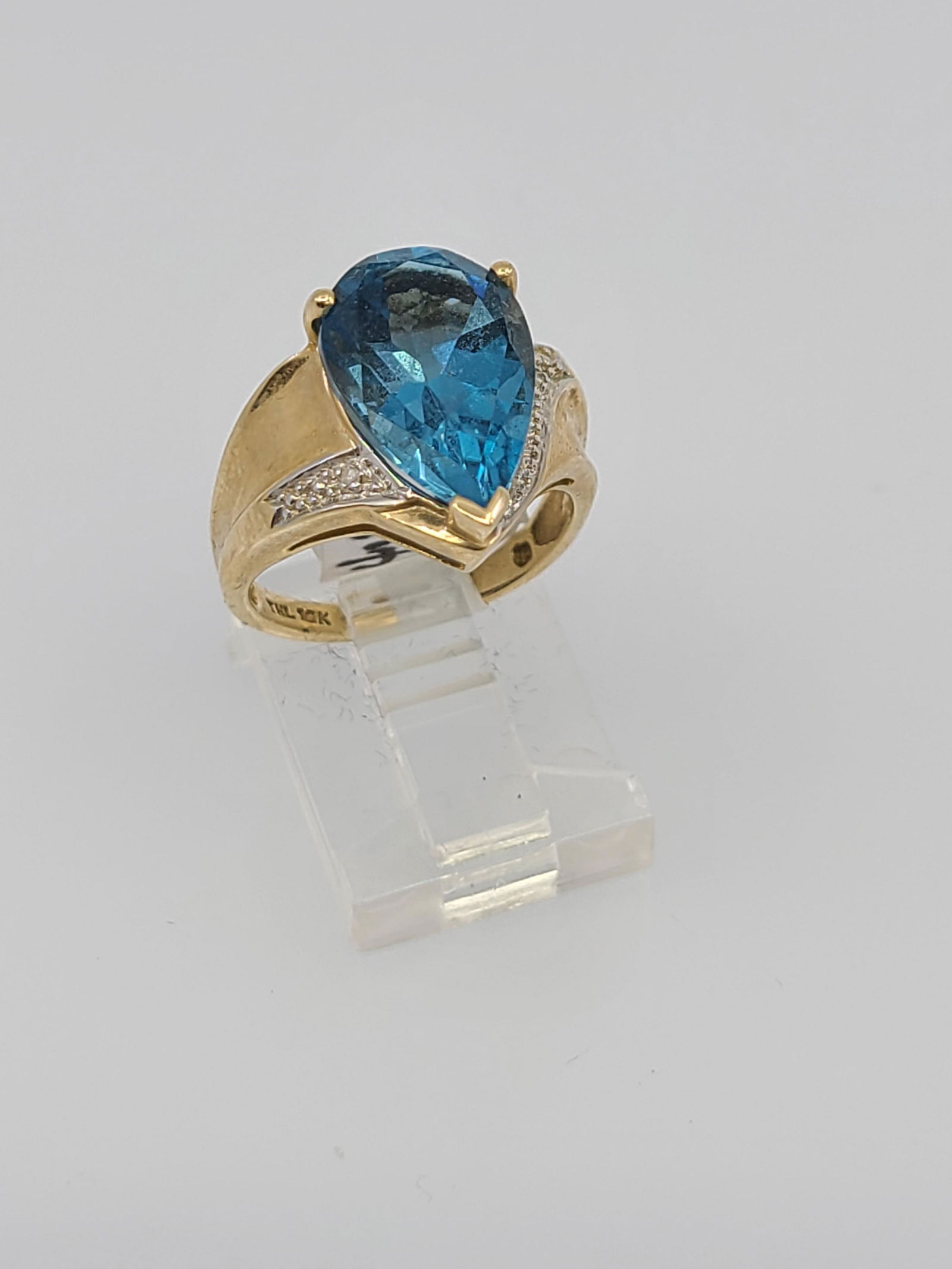 10kt YG Blue Topaz Diamond Ring (1 of 1)