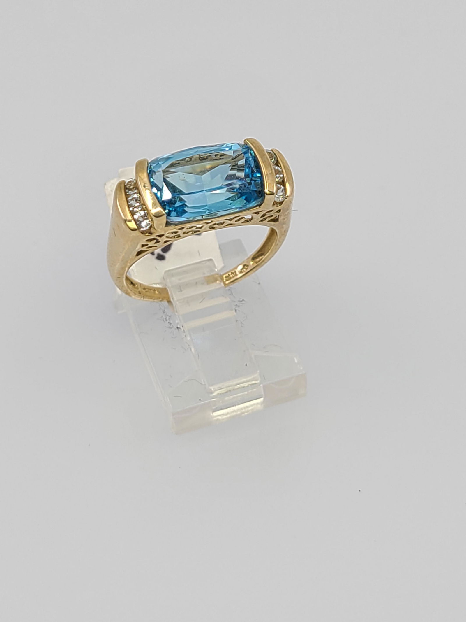 10kt YG Large Topaz Diamond Ring (1 of 1)