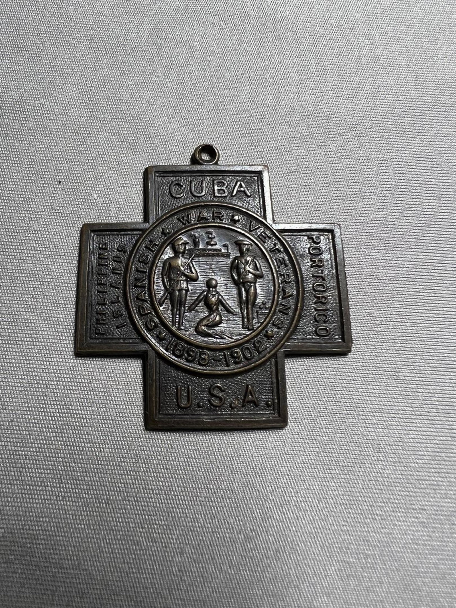 antique Cuban medal: excellent condition