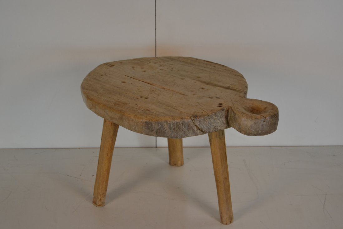 Michael Taylor style primitive table: Michael Taylor style primitive table
