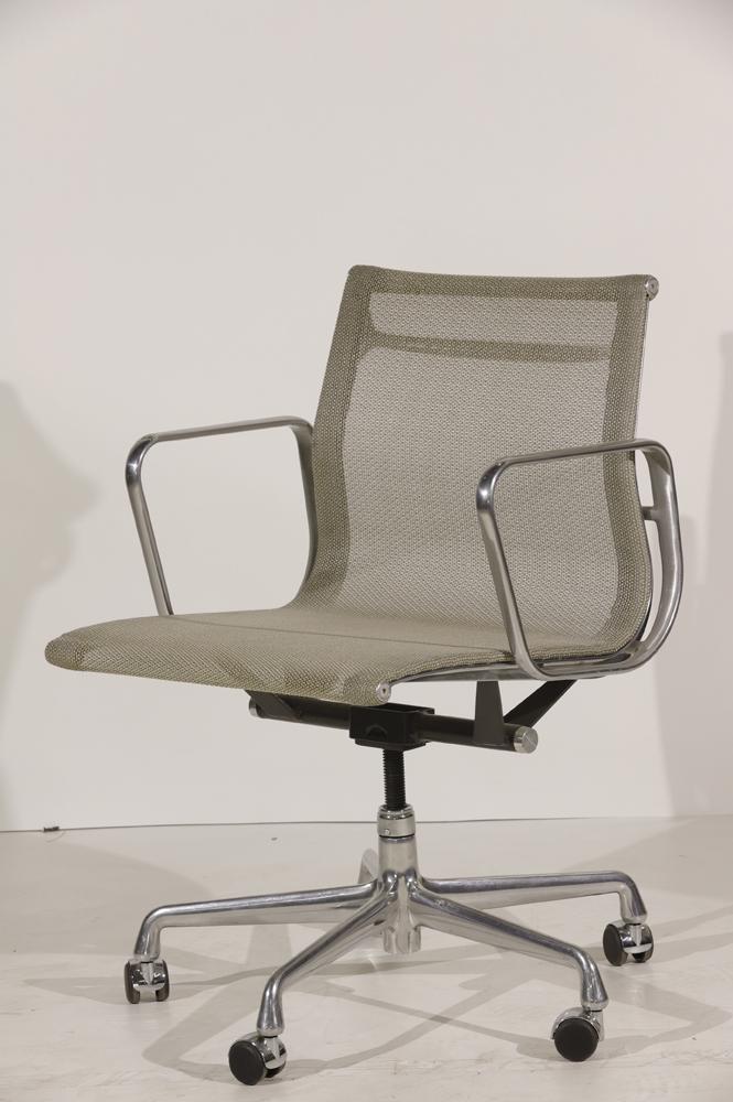 Charles Eames Aluminum Group Chair: Charles and Ray Eames Aluminum Group Chair, original mesh seat, aluminum, 34"h x 27"w x 27"d