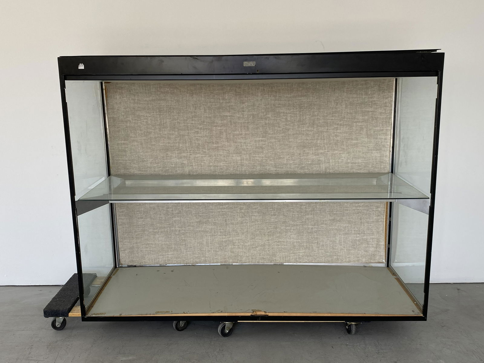 Mid-Century Display case (1 of 3)