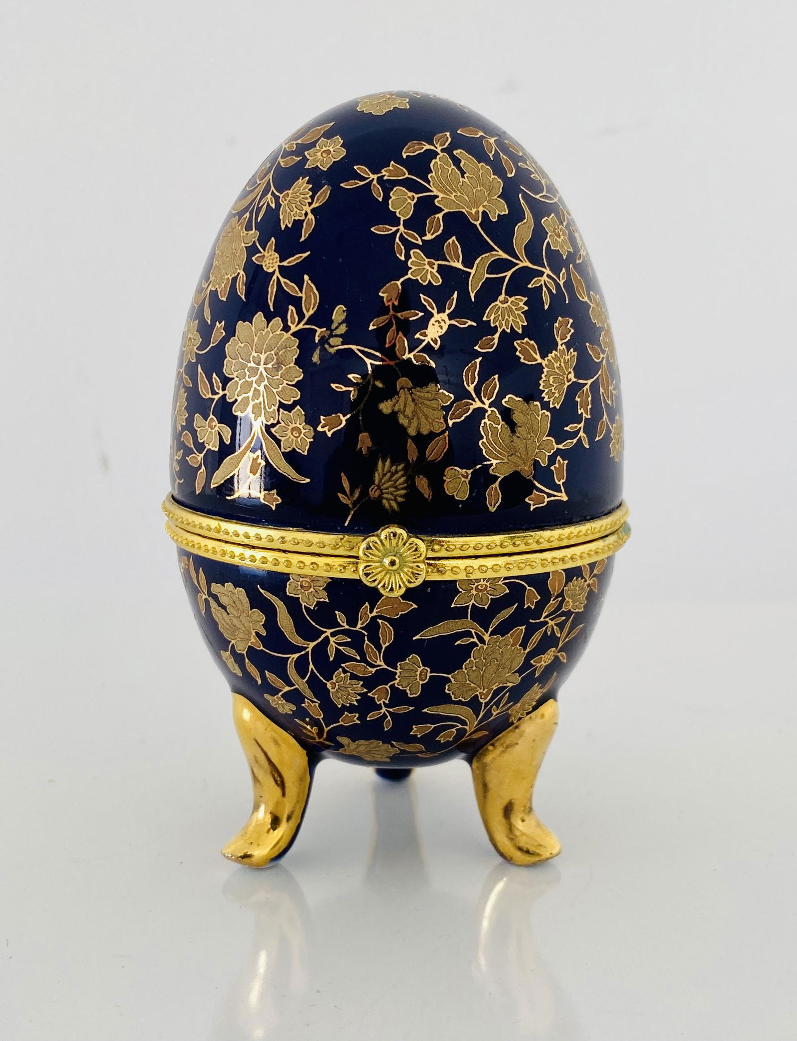 Limoges Covered Box (1 of 1)