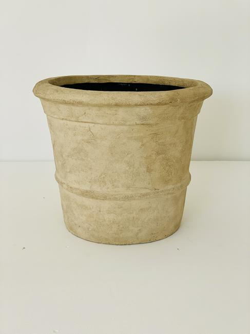 Steve Chase Ouotdoor Pot: 16H x 17 Diam