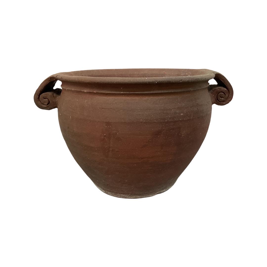 Clay Pot: 11 x 19 x 14