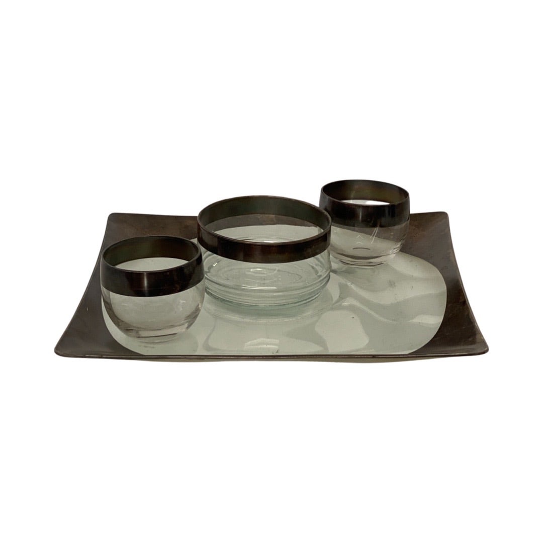 Dorothy Thorpe Siler trimmed glass platter w three small bowls: Dorothy Thorpe Siler trimmed glass platter w three small bowlsPl 1x13x13 2sm3x3x3 1md3x4.5x4.5