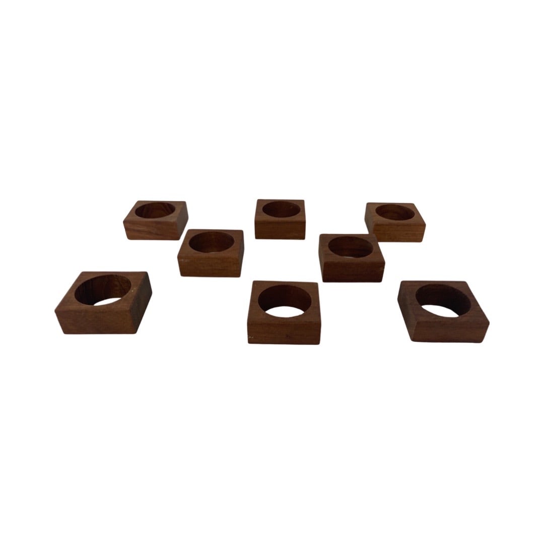 8 wood napkin rings: 9 wood napkin rings