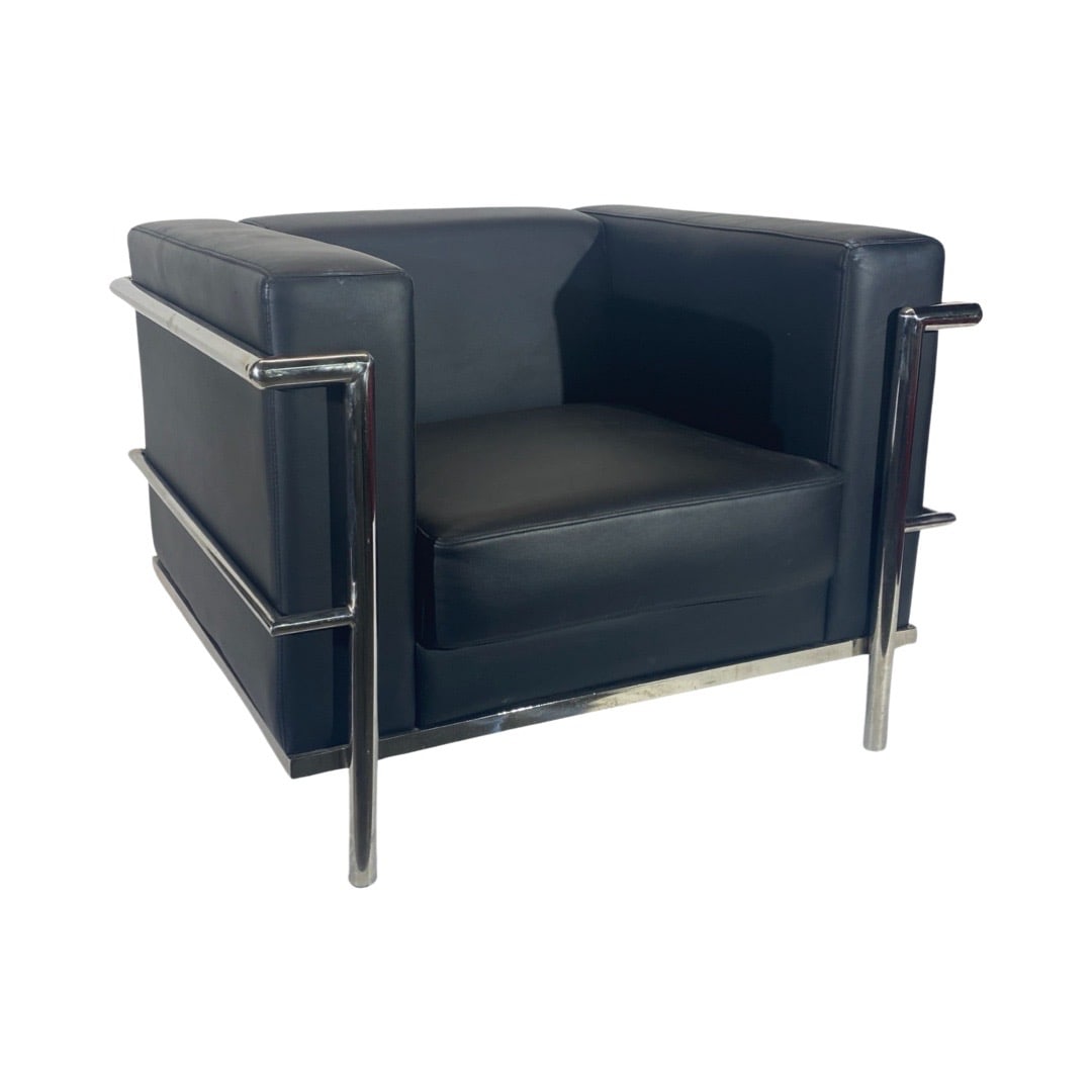 Le Corbusier Petit Comfort Chair: 26 X 36 X 31