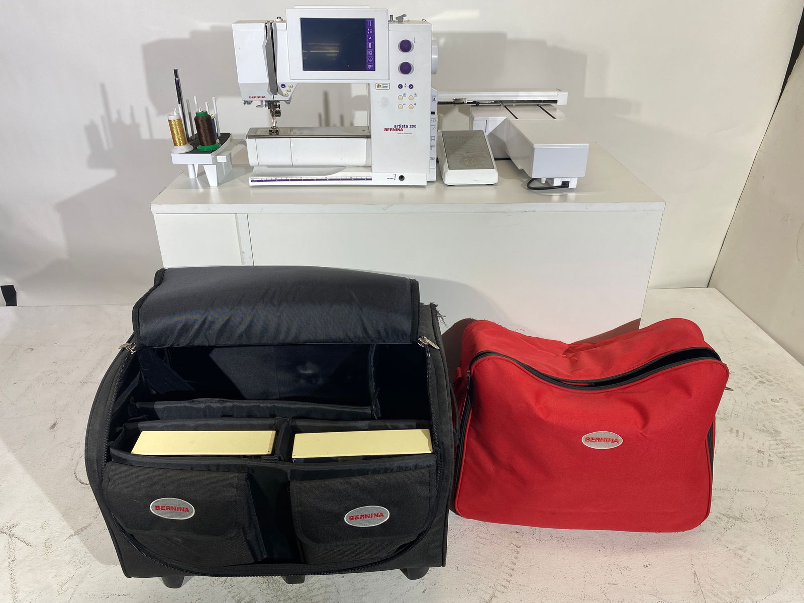 Bernina Artista 200 Swiss Digitasl Sewing Machine ( Many Accessories with carrying cases (1 of 6)