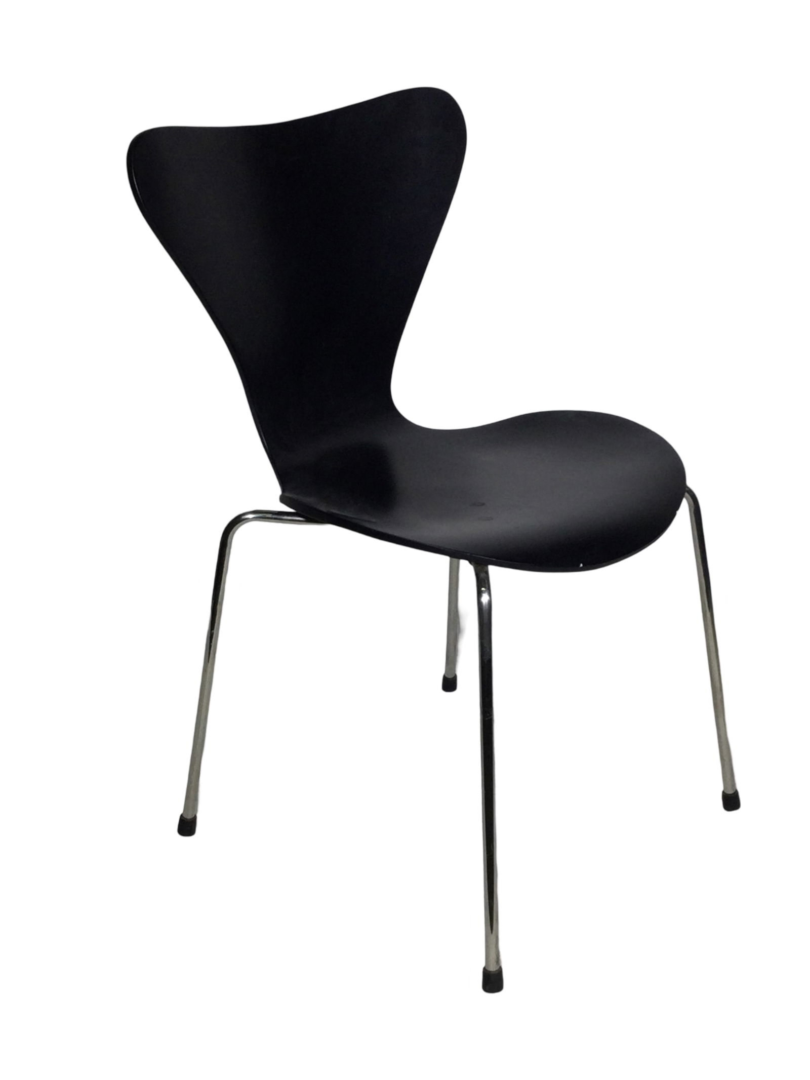 Arne Jacobsen Butterfly Chair: 31 x 19 x 19Arne Jacobsen Butterfly Chair
