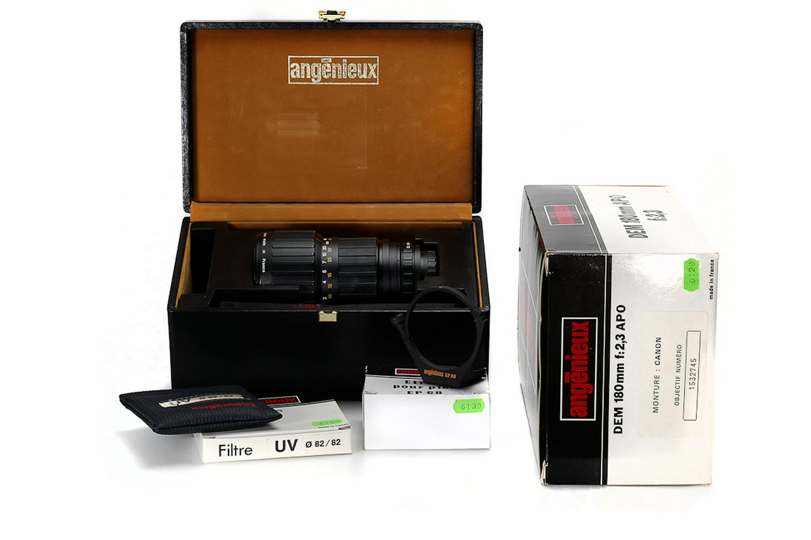 Angenieux 180mm f/2.3 APO DEM: Mit Canon FD Anschluss, in neuwertigem Zustand mit sauberen Linsen. Dabei: Beide Deckel, Tasche, Angenieux 82mm UV Filter und Stativschelle EP68, alles in Originalverpackungen. &