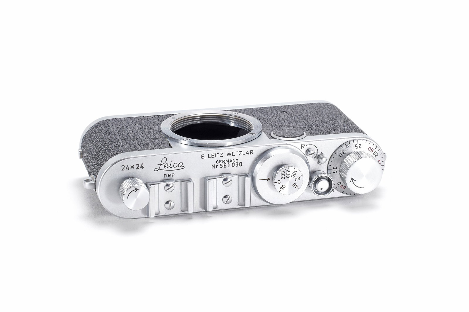 Leica Ic 24x24mm Prototype: Bereits im Jahr 1940 experimentierte Wilhelm Albert an einer Leica Kamera für 52 Aufnahmen mit einem Bildformat von 24x24mm (das genaue Format betrug 24,4x23,3 mm). Diese wurde für Zwecke der
