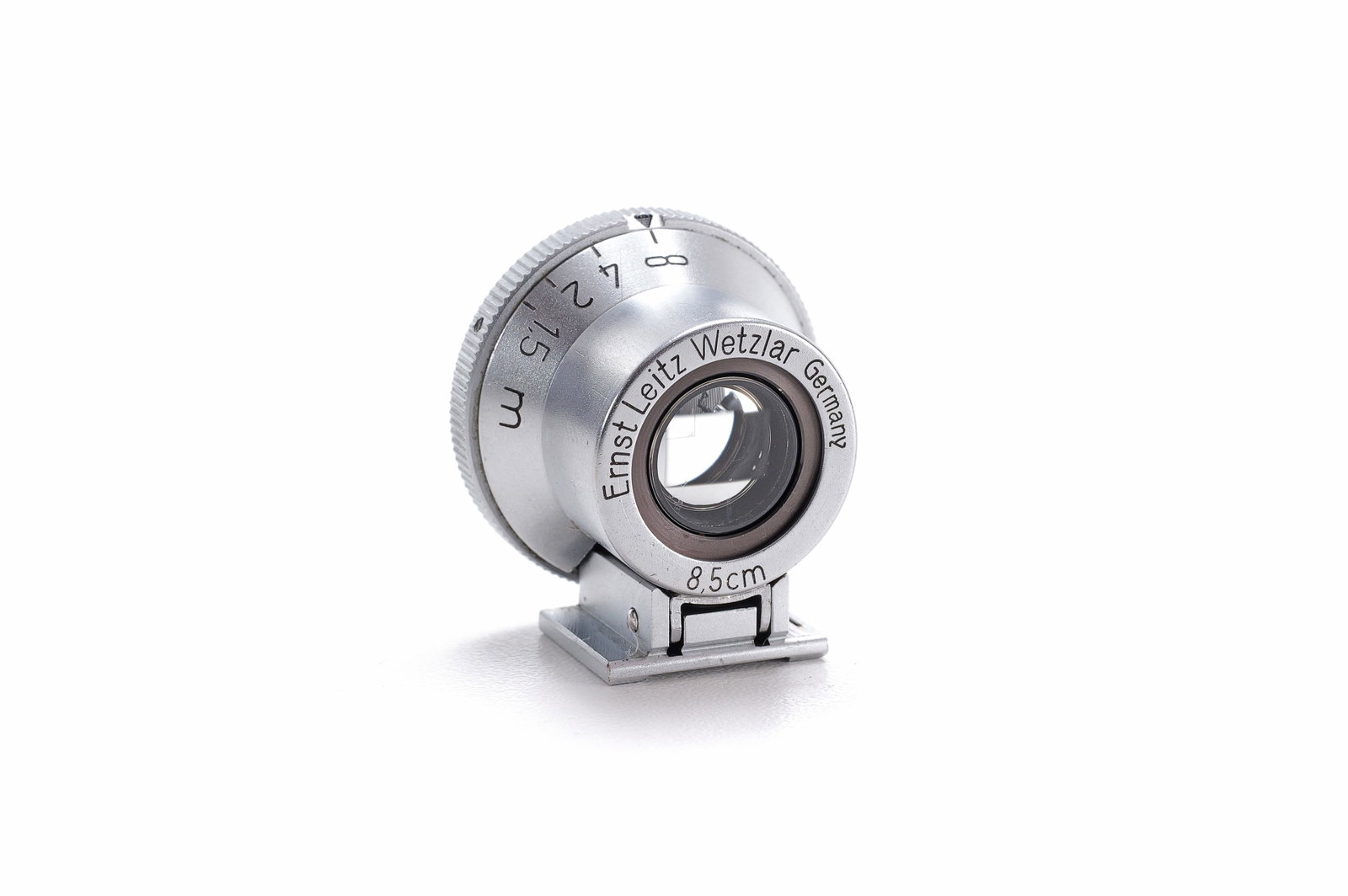 Leitz Prototype 8,5cm Brilliant Finder: Leitz Versuchsmuster zum 8,5 cm Spiegelsucher. Gehäuse mit vorne schmalem Bund, die Gravur sehr fein und noch in der frühen Schrifttype ausgeführt. Unterschiedlich zur späteren Serienversion.
