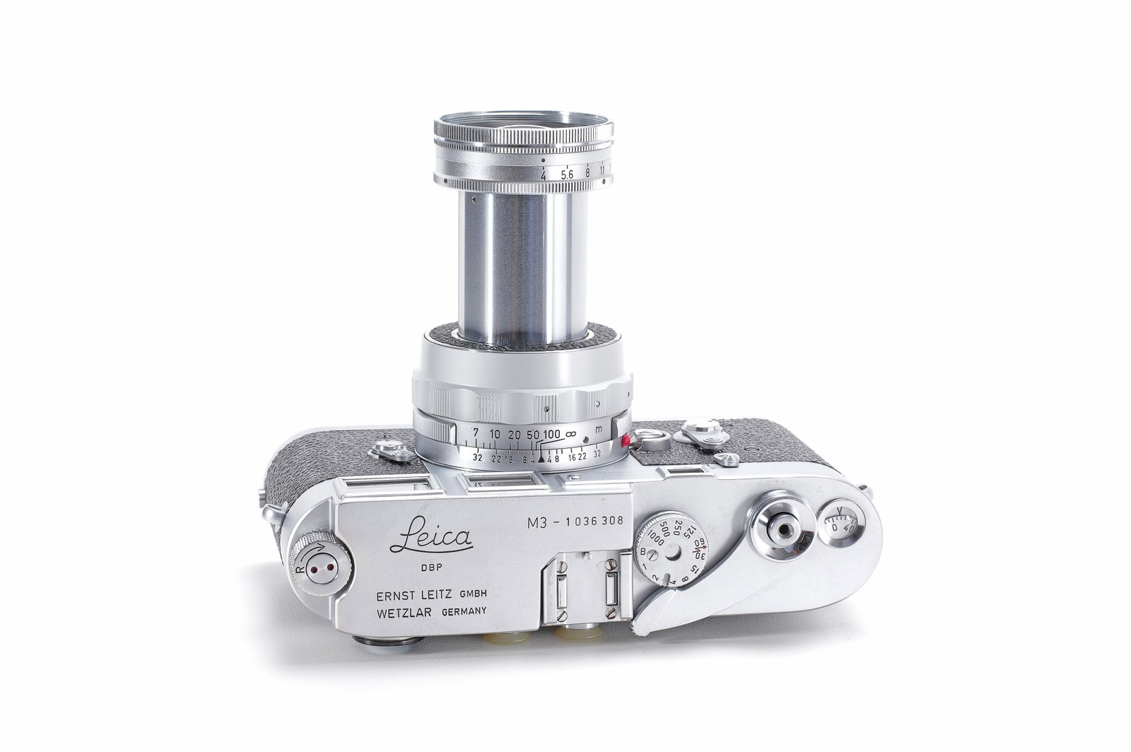 Leica M3 Canada: Eine in Midland produzierte Kamera mit typisch großer "M3" Gravur in sehr schönem Zustand. Lediglich die Rückwand und der Bodendeckel zeigen stärkere Gebrauchsspuren. Mit versenkbarem Elmar 1:4/9