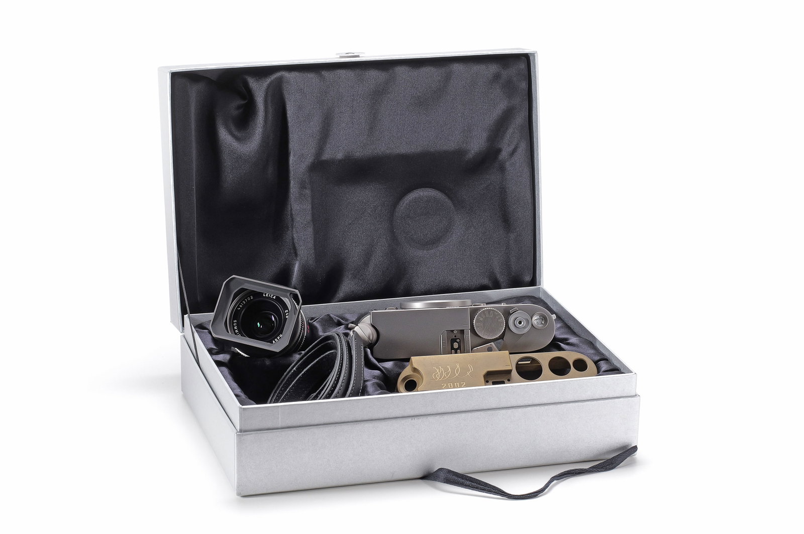 Leica M7 Titanium Sample "Handmade Titanium Camera" - 2