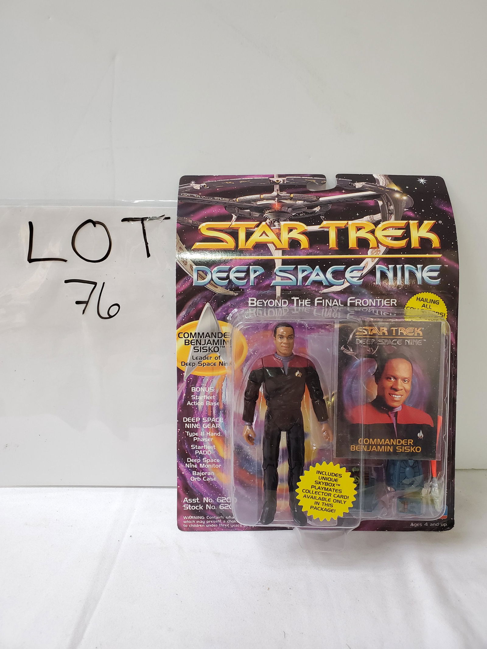 Playmates Star Trek Deep Space Nine Commander Benjamin: 6" figure of Commander Benjamin Sisko with accessories and Skybox Collectors Card from Playmates