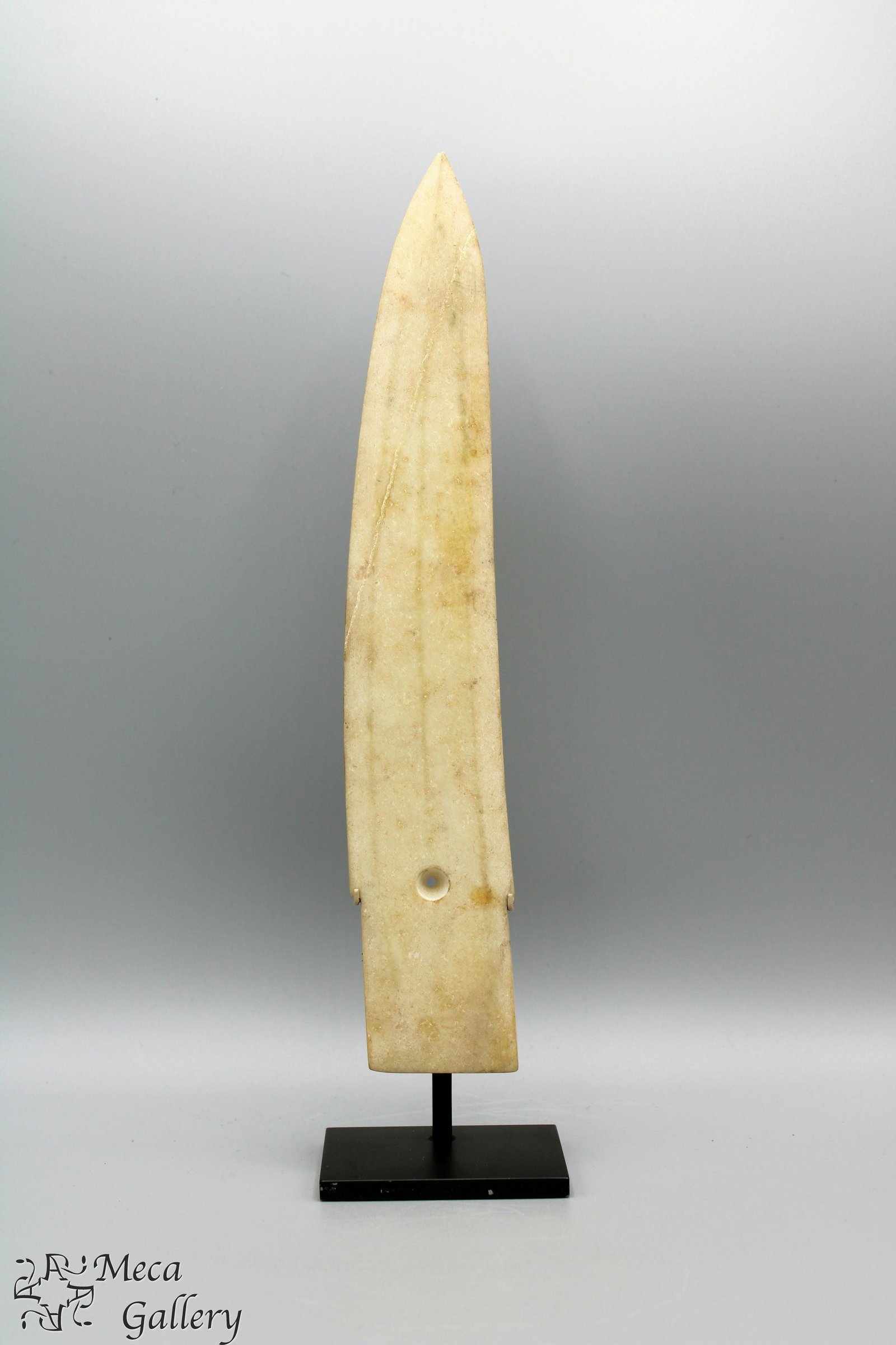 Shang Dynasty White Jade Daggar (1600-1046 BC): White Jade Daggar, Shang Dynasty (1600-1046 BC) 商朝, 玉戈 ,期約公元前1600-1046年 Exceptional example of a Shang Dynasty Blade. Inspected an