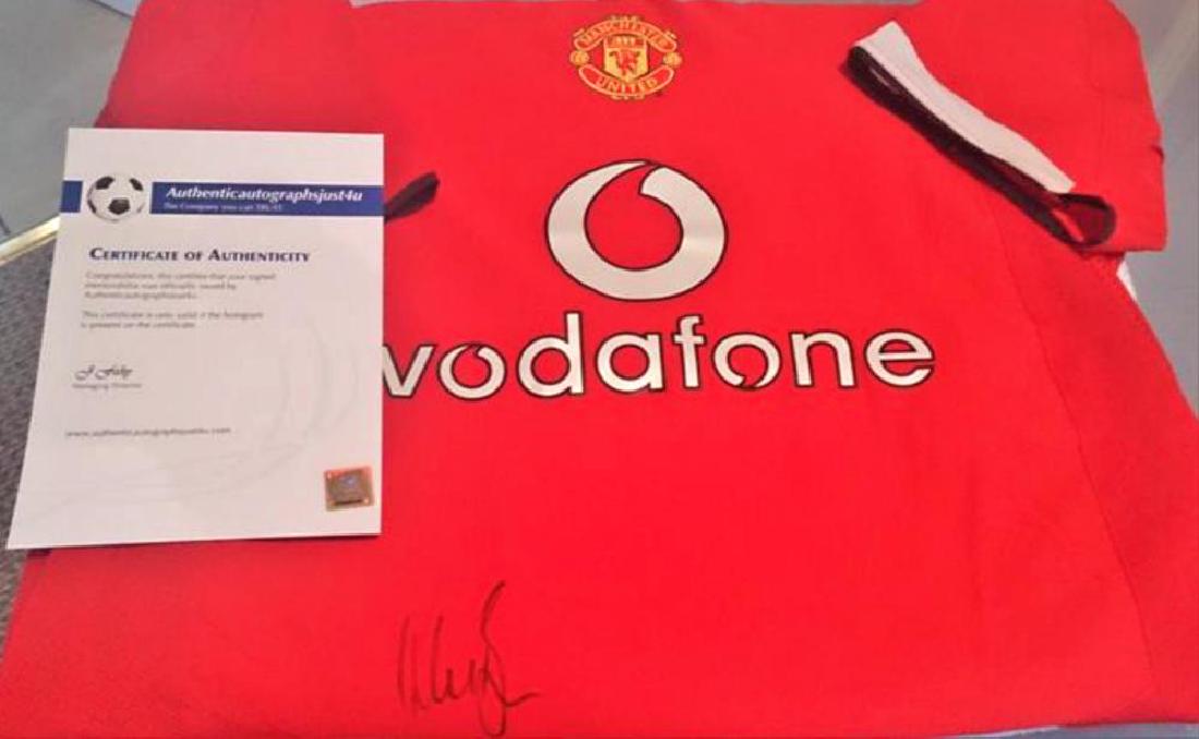 - Wes Brown signed Manchester United Shirt -: Lot 248 - Wes Brown signed Manchester United Shirt - Wesley Michael Brown (born 13 October 1979) is an English professional footballer who plays as a defender for Indian club Kerala Blasters. Conditio