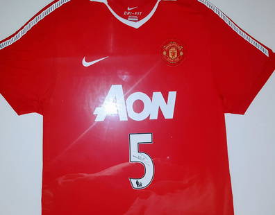 - Rio Ferdinand signed and framed Manchester: Lot 56 - Rio Ferdinand signed and framed Manchester United Football Shirt. Rio Gavin Ferdinand (born 7 November 1978) is an English former professional footballer and current television pundit for BT